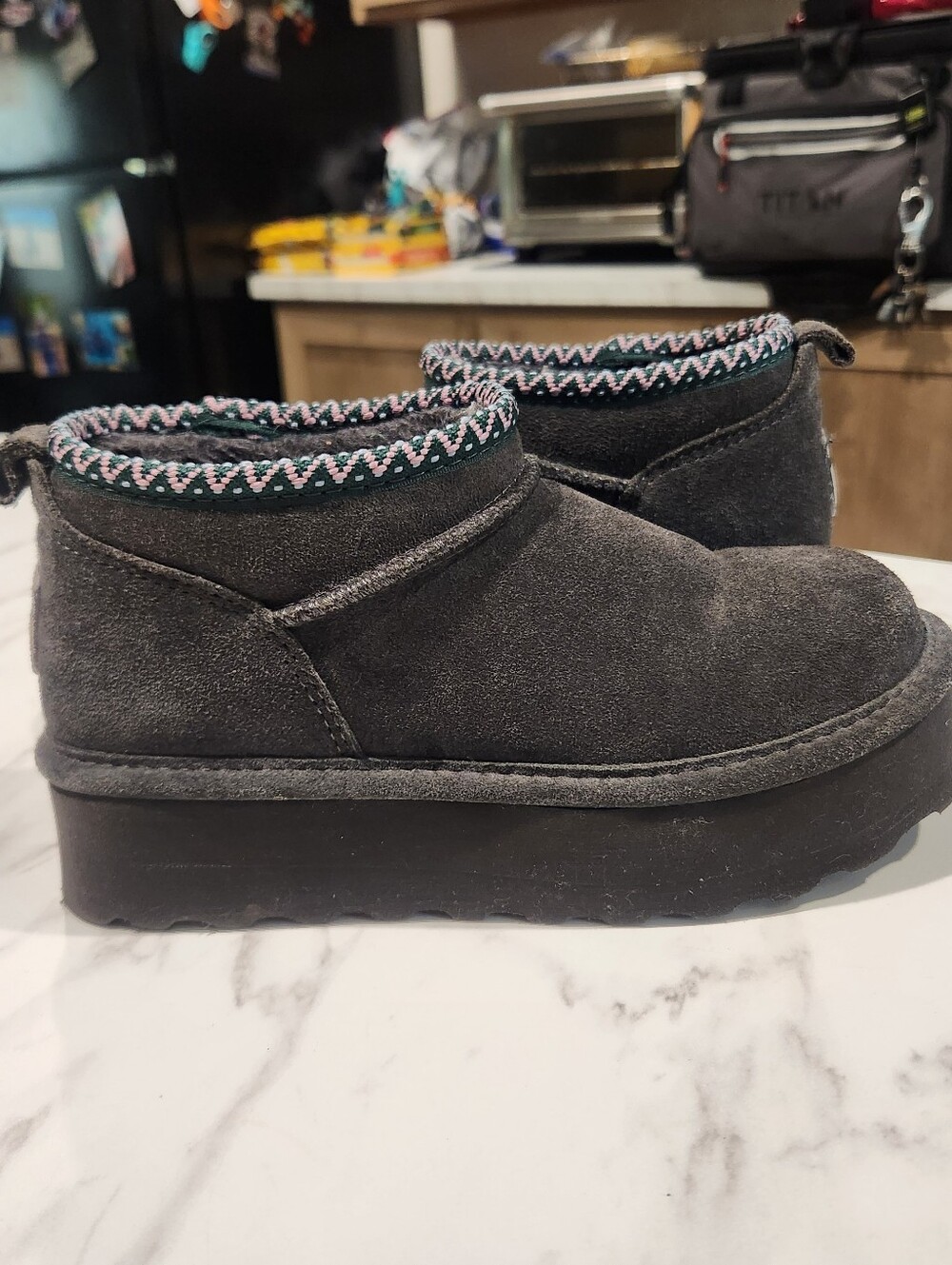 Bearpaw Retro Super Shorty Boots Womens Size 6 Dark Gray
